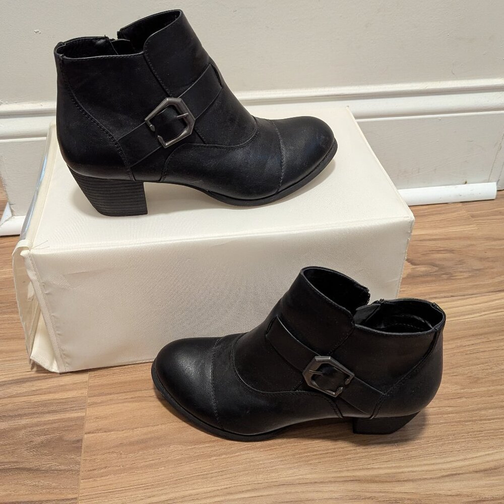 De Blossom Collection Kiosk 17 Leather Buckle and zipper boots Chunky Heel